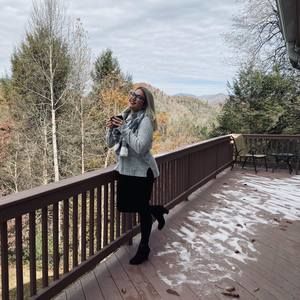 Meet your Posher, Jacqueline